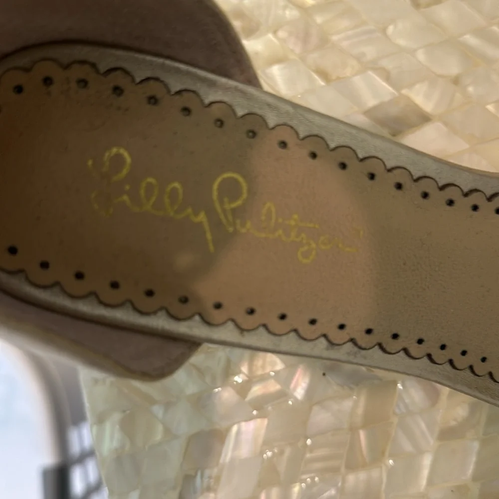 Lilly Pultizer healed sandals size 8.5